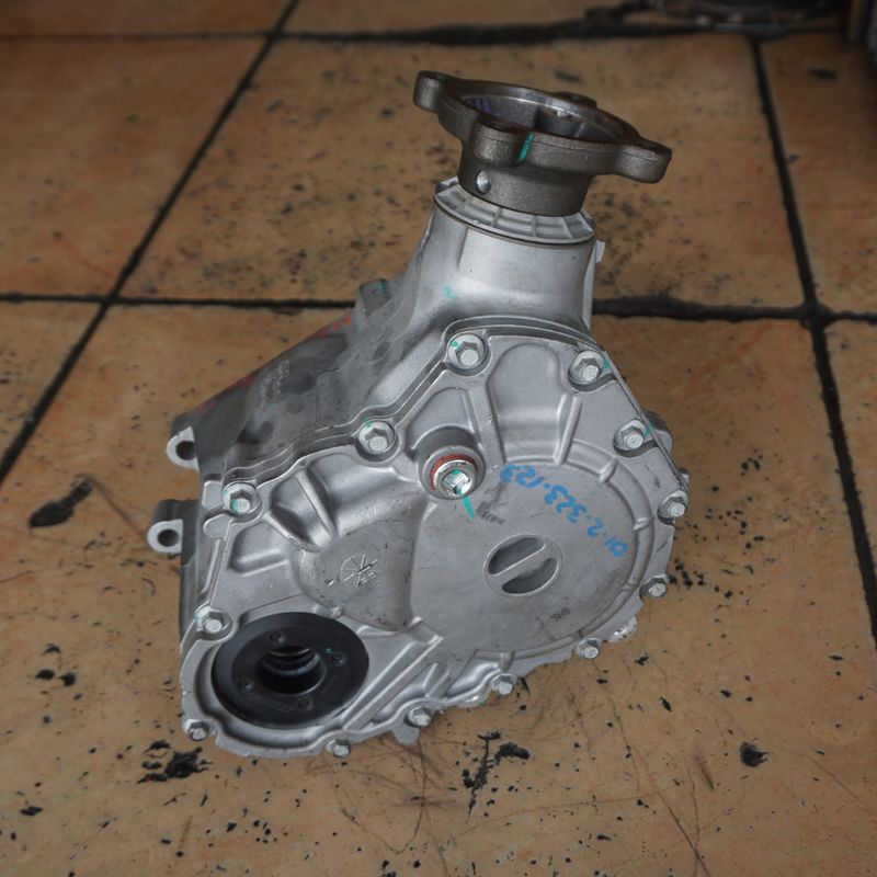 9L8Z7A103D 9L8Z7A103J Дифференциальный корпус для передачи для Mazda CX9 6F35 Используется автоматическая система шасси