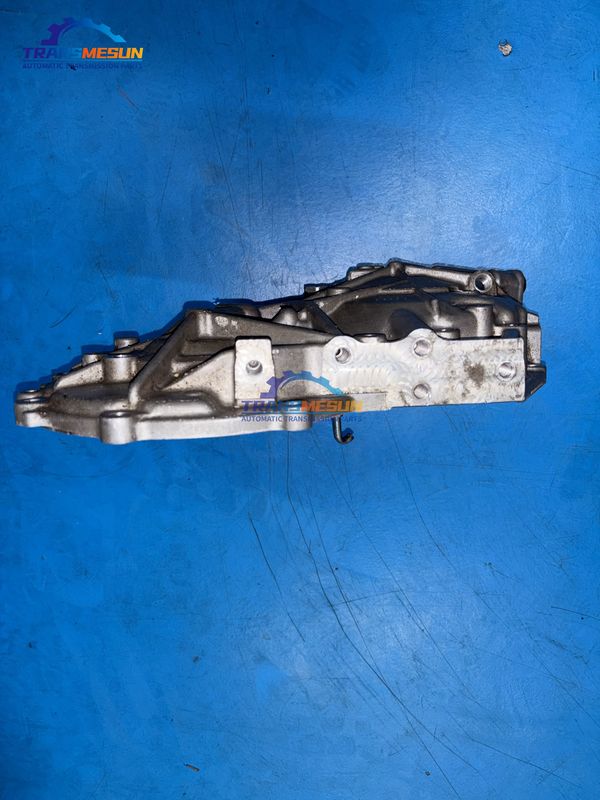 Задняя крышка корпуса трансмиссии K114 CVT с пятью крепежными отверстиями для трансмиссии Toyota C-HR 2.0L CVT модели 2019 года.